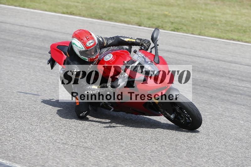 /27 12.06.2025 Ducati Schweiz Trackday Warmup  ADR/gelb-jeaune/ohne